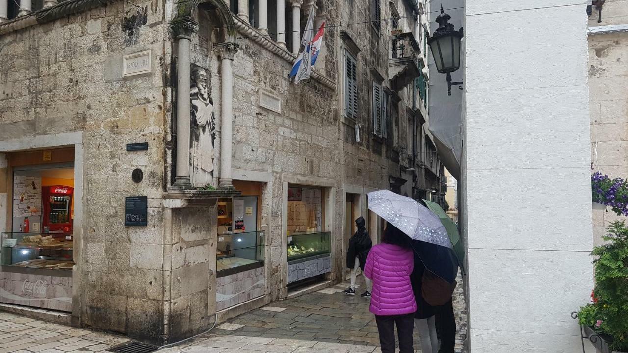 Ciprianis City Center Split Bagian luar foto