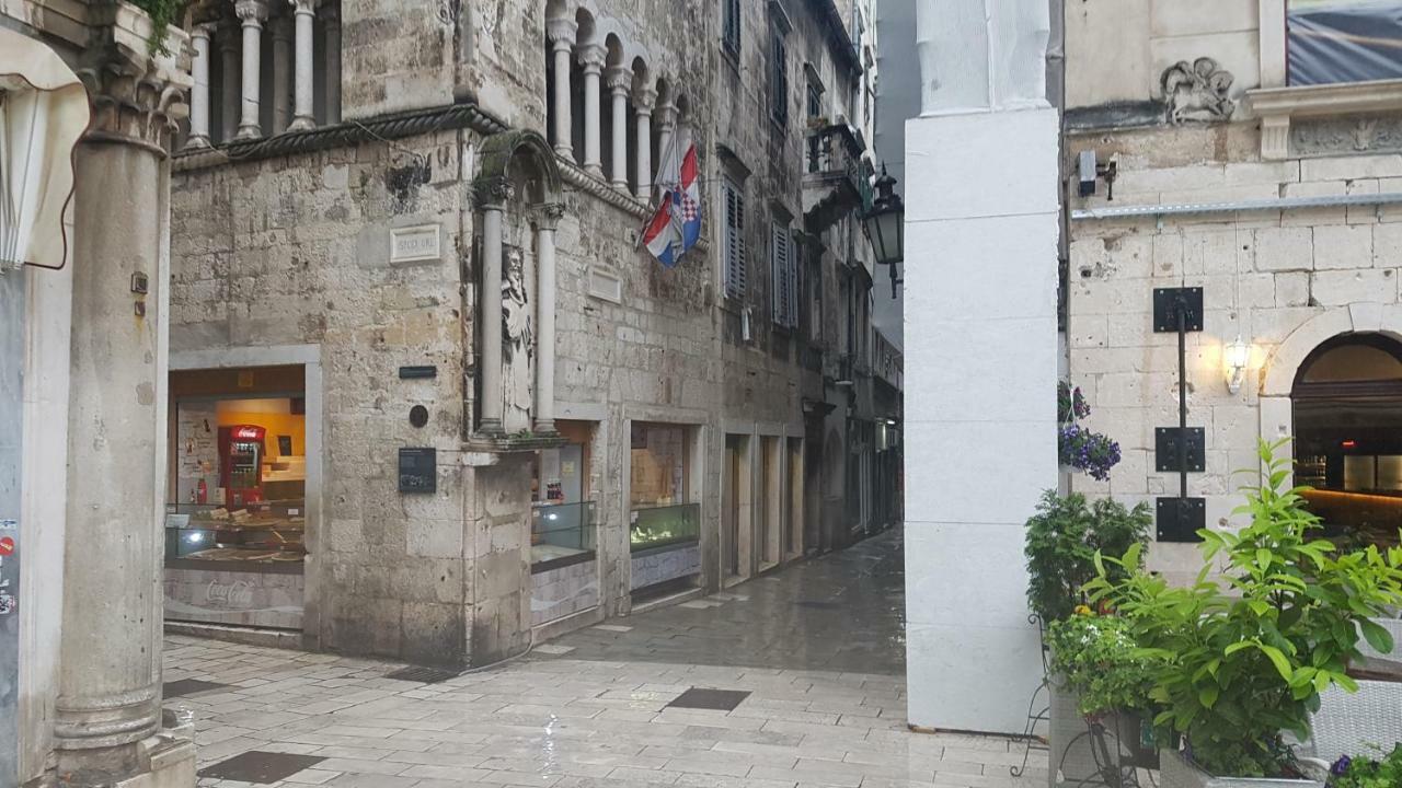 Ciprianis City Center Split Bagian luar foto