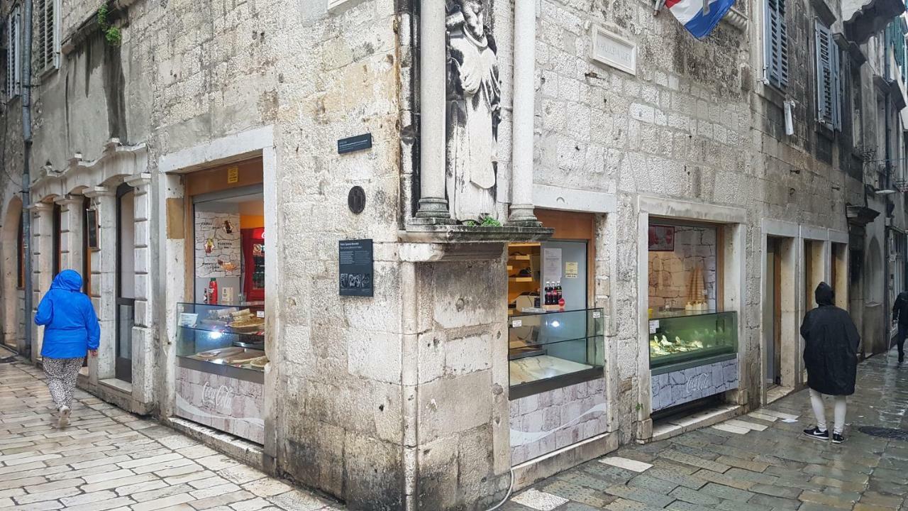 Ciprianis City Center Split Bagian luar foto